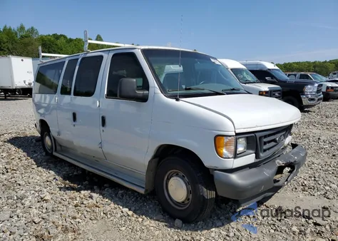 2003 Ford Econoline E150 Wagon z USA, uszkodzony, nr VIN 1FMRE11LX3HA37176